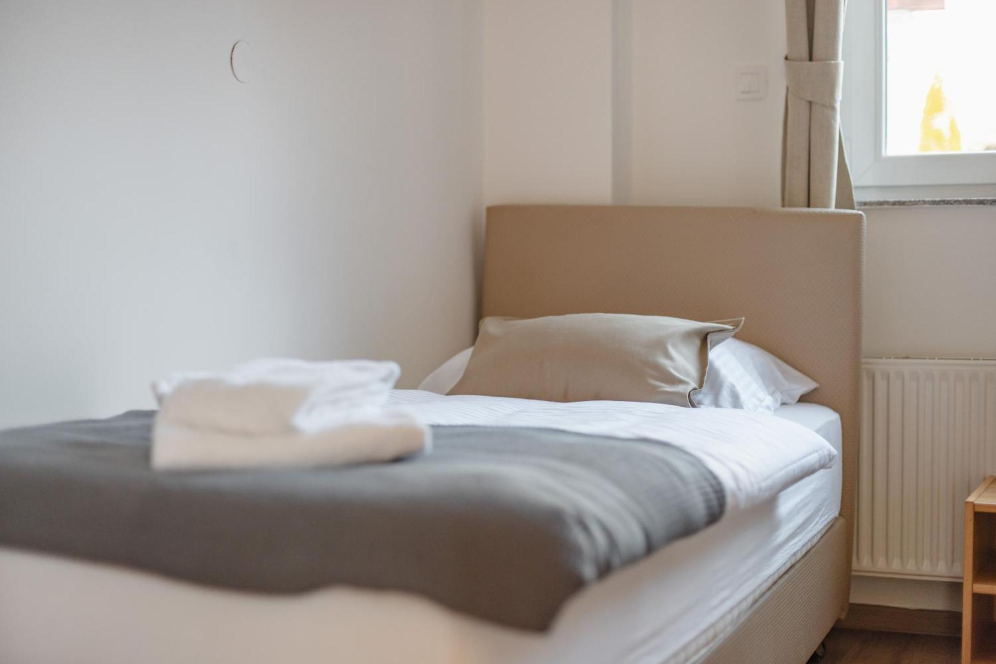 Vila Klara Apartments リュブリャナ エクステリア 写真