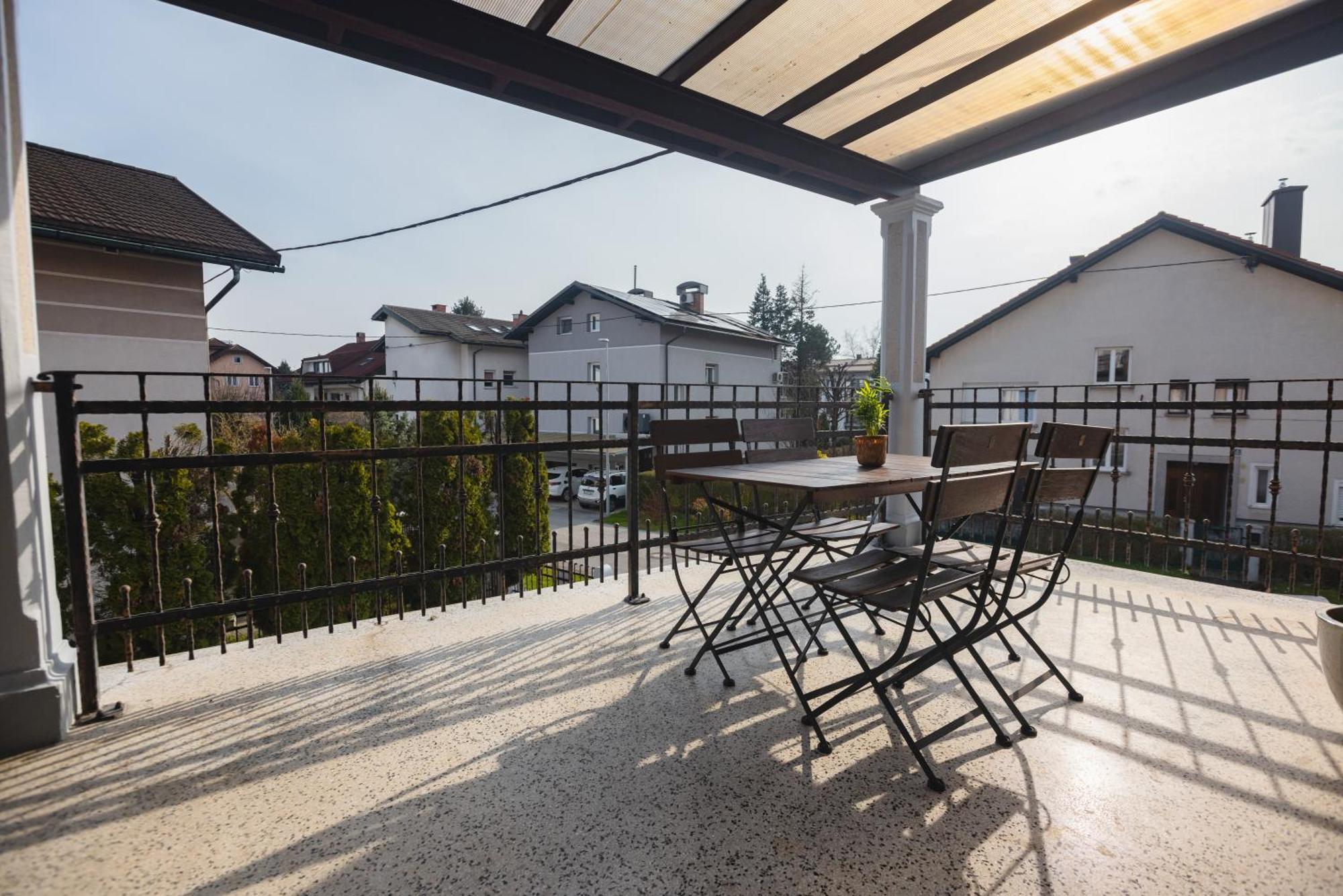 Vila Klara Apartments リュブリャナ エクステリア 写真