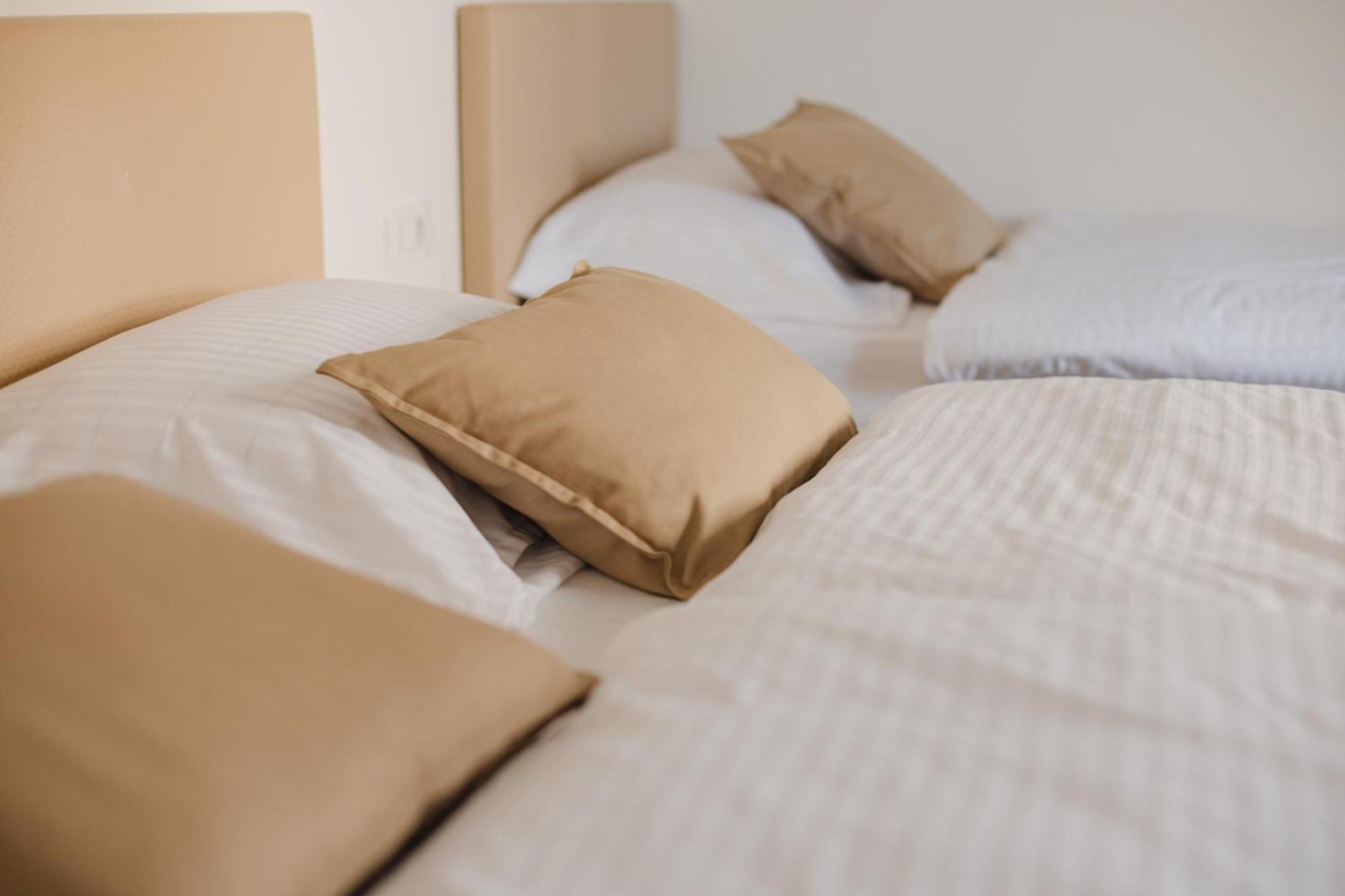 Vila Klara Apartments リュブリャナ エクステリア 写真