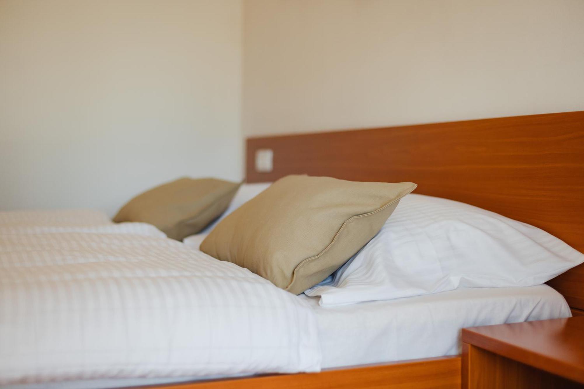 Vila Klara Apartments リュブリャナ エクステリア 写真
