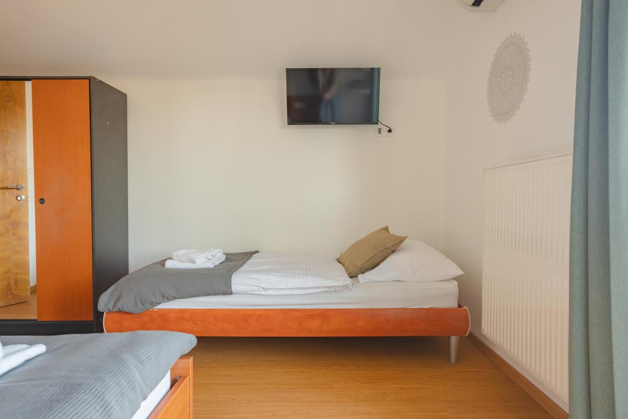 Vila Klara Apartments リュブリャナ エクステリア 写真
