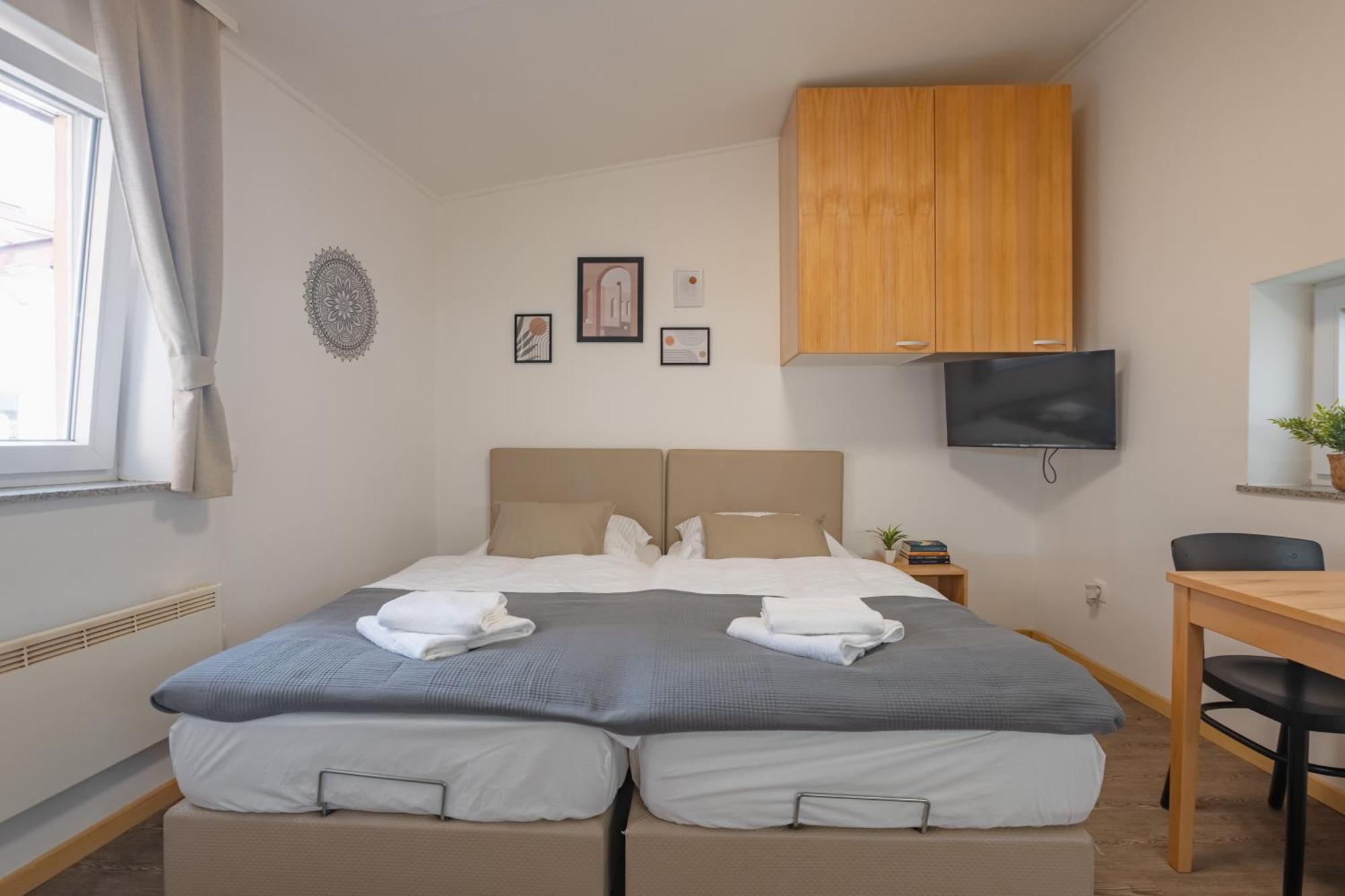 Vila Klara Apartments リュブリャナ エクステリア 写真