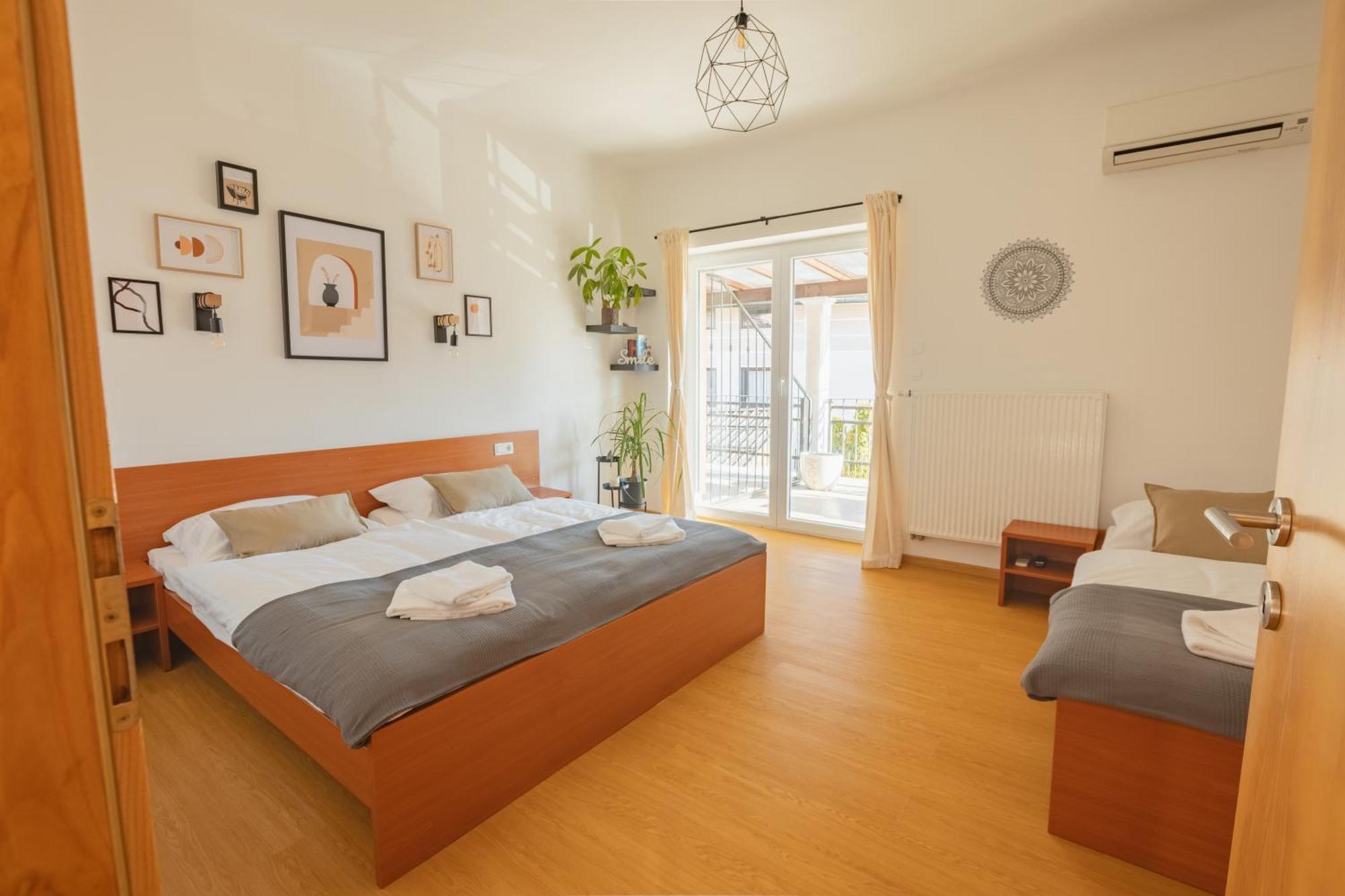 Vila Klara Apartments リュブリャナ エクステリア 写真