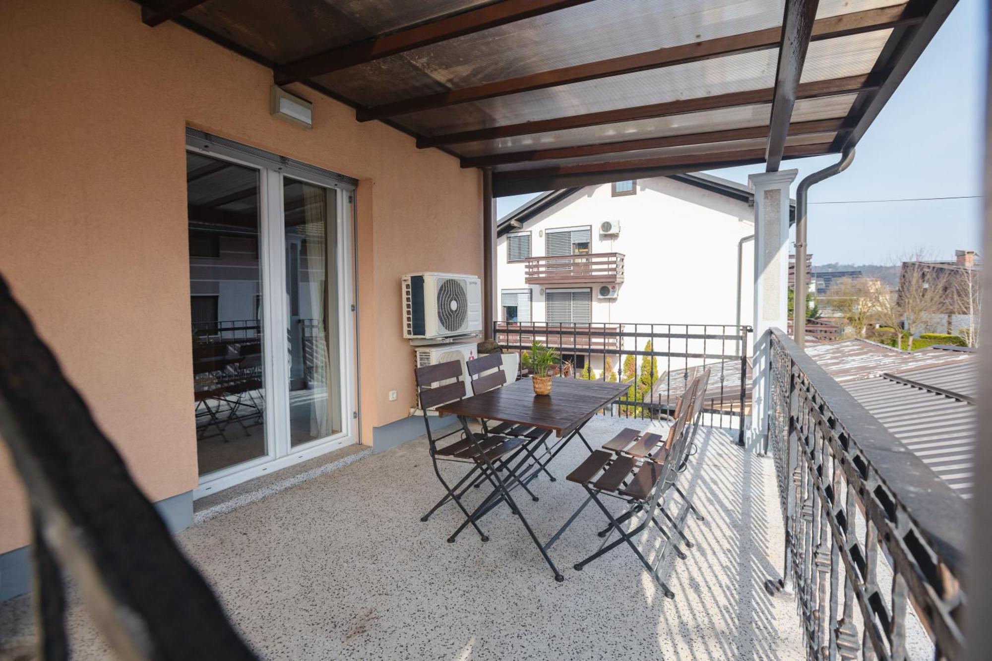 Vila Klara Apartments リュブリャナ エクステリア 写真