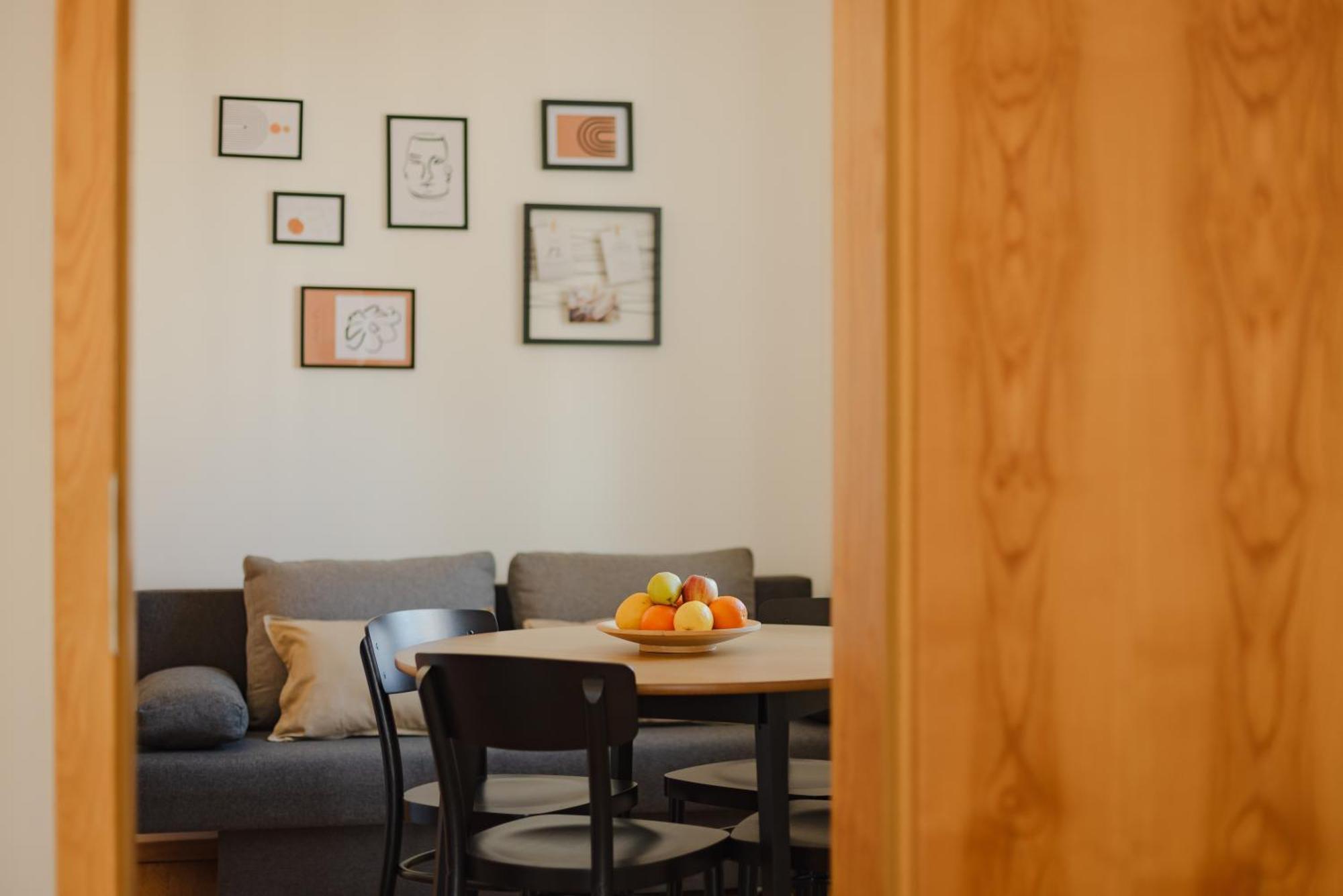 Vila Klara Apartments リュブリャナ エクステリア 写真