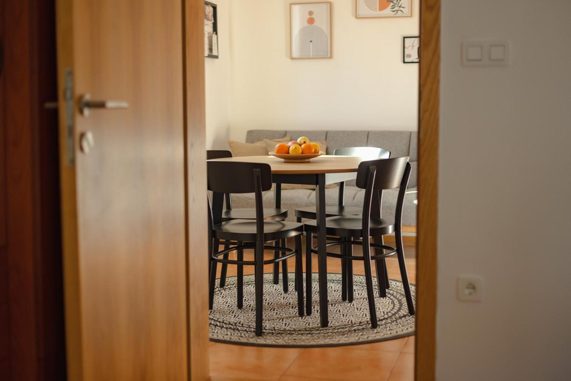 Vila Klara Apartments リュブリャナ エクステリア 写真