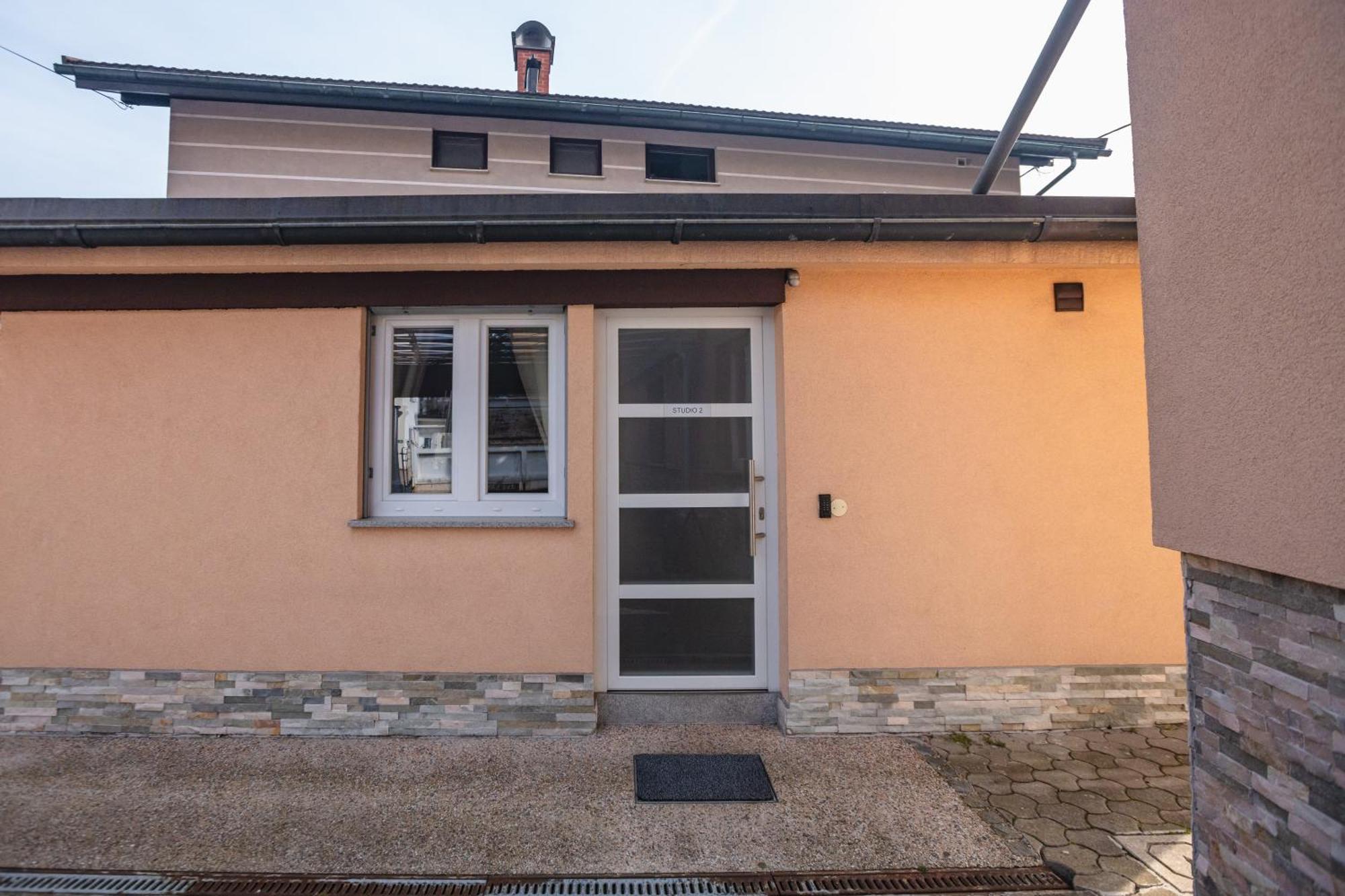 Vila Klara Apartments リュブリャナ エクステリア 写真