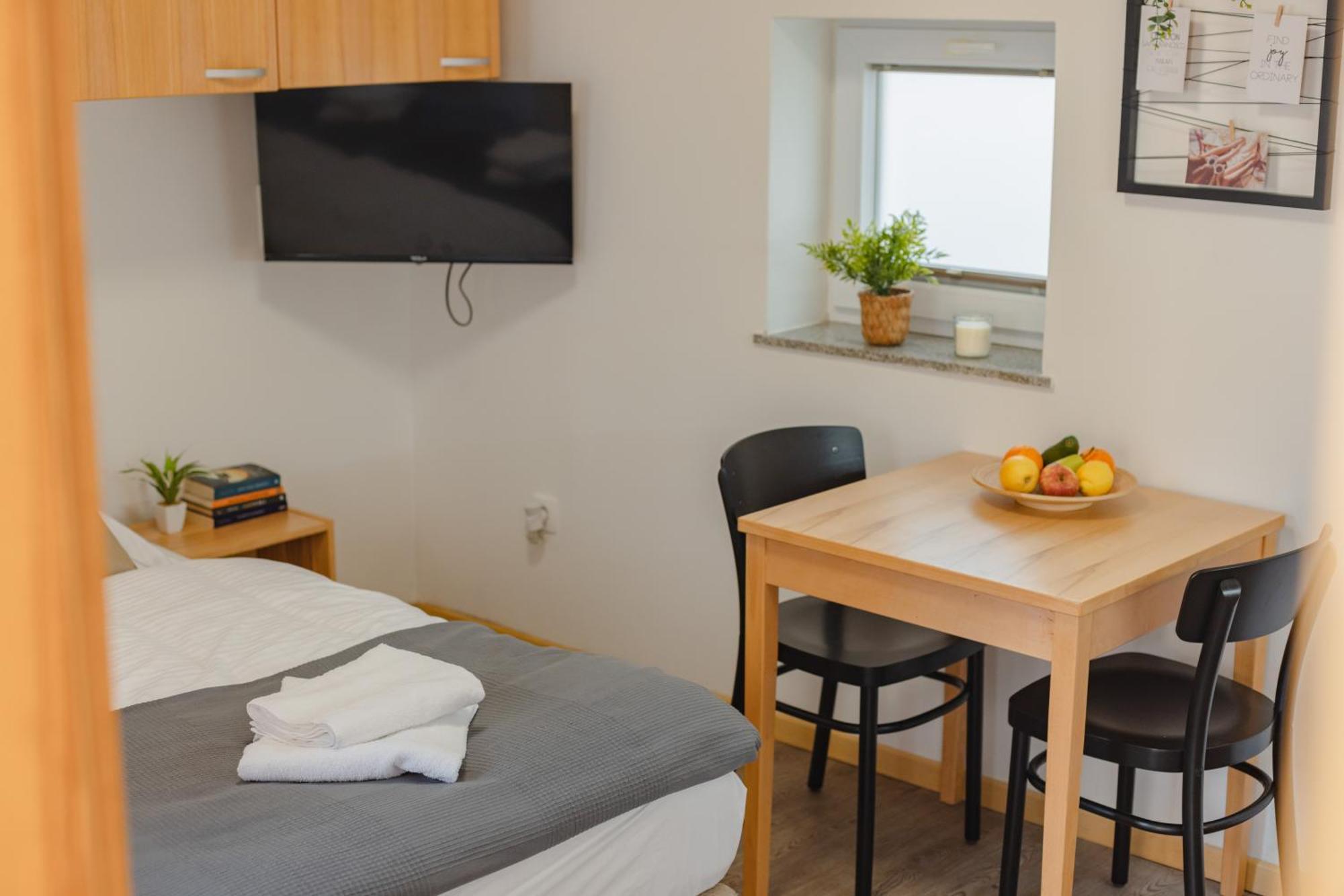 Vila Klara Apartments リュブリャナ エクステリア 写真