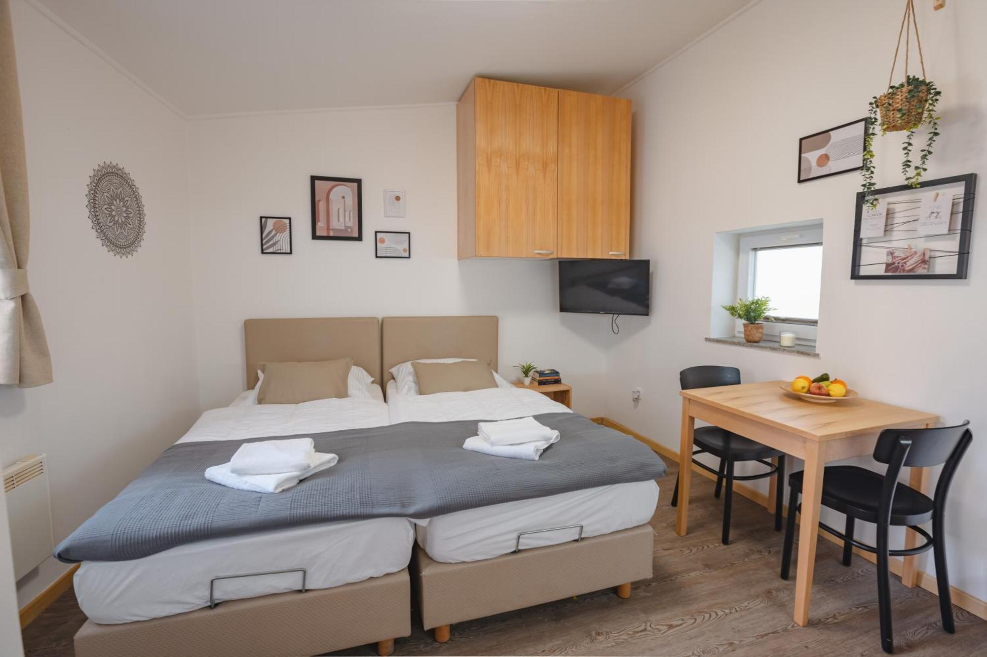 Vila Klara Apartments リュブリャナ エクステリア 写真