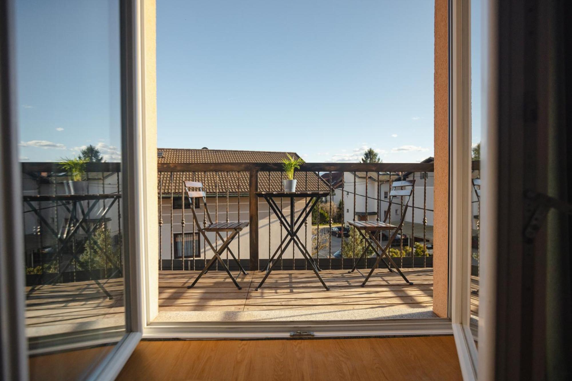 Vila Klara Apartments リュブリャナ エクステリア 写真