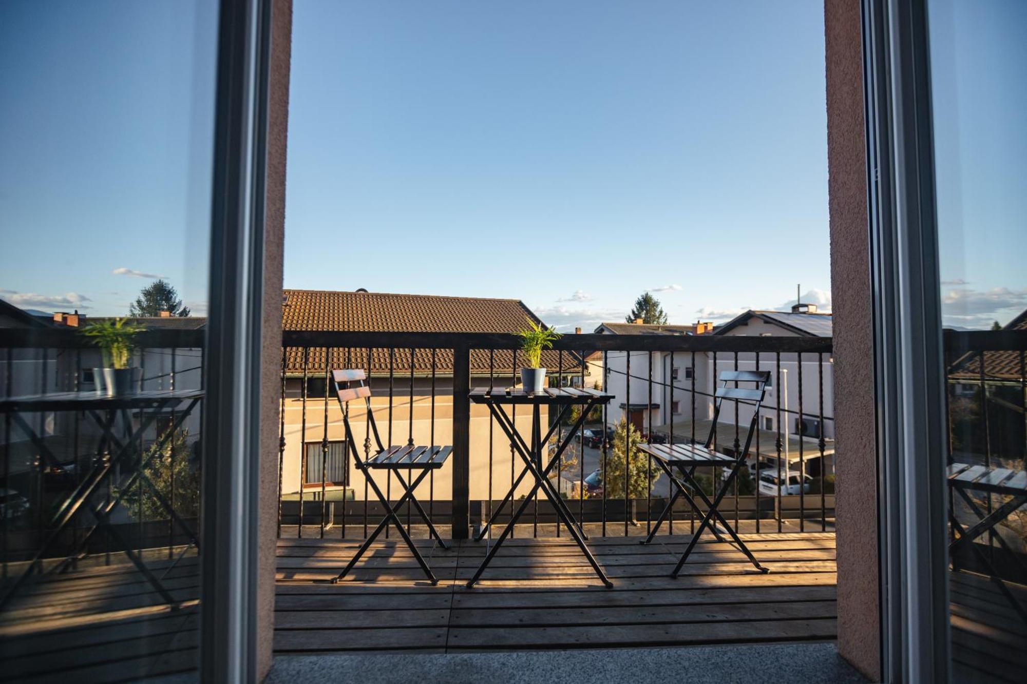 Vila Klara Apartments リュブリャナ エクステリア 写真